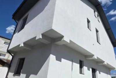 Casă cu 4 camere cu Teren 156 Mp în Central