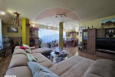 Casă cu 8 camere cu Teren 4534 Mp în Central - 2