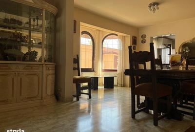 Casă cu 4 camere cu Teren 1000 Mp în Central