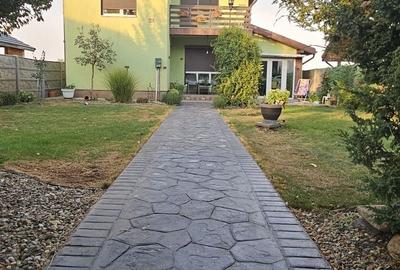 Casă cu 4 camere în Sânmihaiu Român