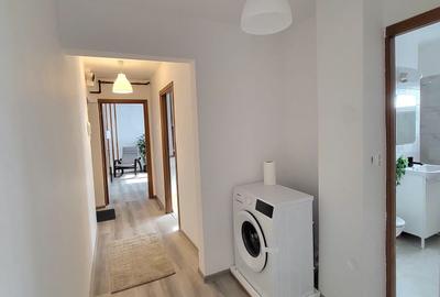 Apartament cu 3 camere decomandat în Sud