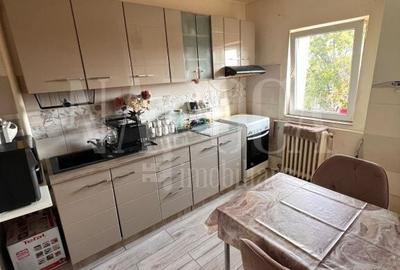 Apartament cu 3 camere decomandat în Dâmbul Rotund