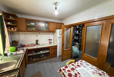 Apartament cu 3 camere decomandat, mobilat în Central - 1