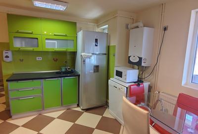 Apartament cu 3 camere decomandat în Hipodrom 4