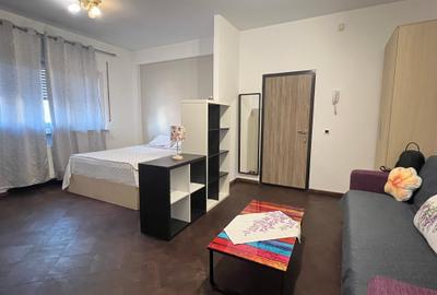 Garsonieră semidecomandată, mobilată în Rosetti