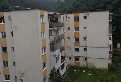 Apartament cu 3 camere semidecomandat în Central - 2