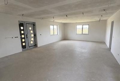 Casă cu 4 camere cu Teren 700 Mp în Central - 6