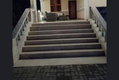 Casă cu 4 camere cu Teren 1000 Mp în Remuș