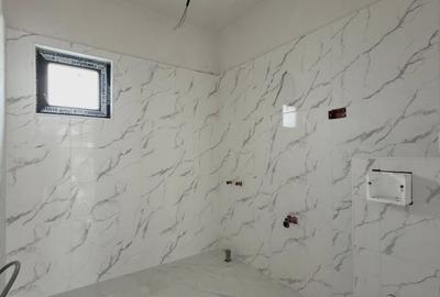 Casă cu 5 camere cu Teren 500 Mp în Central - 3