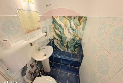 Apartament cu 3 camere semidecomandat în Romanilor