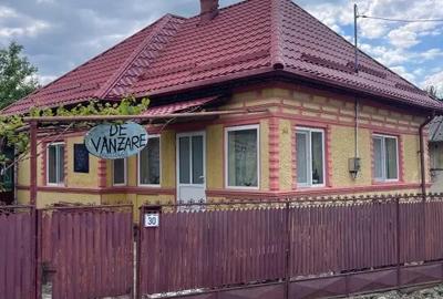 Casă cu 4 camere în Valea Părului
