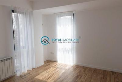 Penthouse cu 3 camere decomandat în Republicii - 3