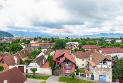 Casă individuală cu 11 camere cu Teren 789 Mp în Florilor - 1