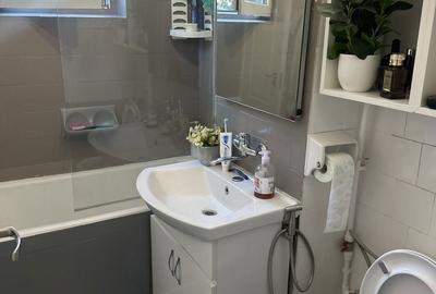 Apartament cu 3 camere semidecomandat în Rovine - 2