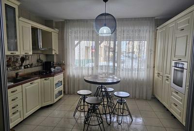 Casă cu 5 camere cu Teren 130 Mp în Central - 2