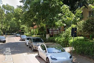 Garsonieră decomandată în Brâncoveanu