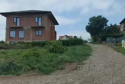 Teren de 489 mp, în Bucium - 3