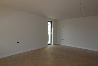 Apartament cu 4 camere decomandat în Pipera - 16