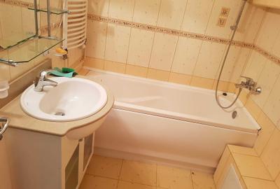 Apartament cu 4 camere decomandat în Central - 2