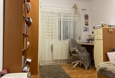 Apartament cu 3 camere decomandat în Micro 5 - 3