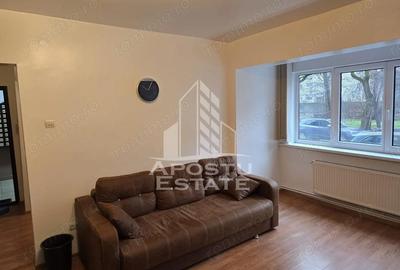 Apartament cu 2 camere semidecomandat, mobilat în Take Ionescu