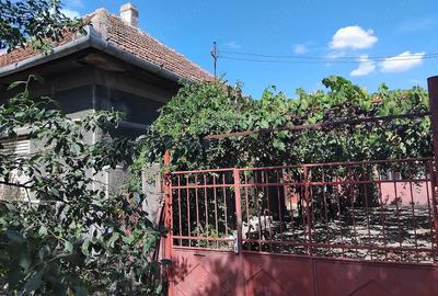 Casă cu Teren 1000 Mp în Central