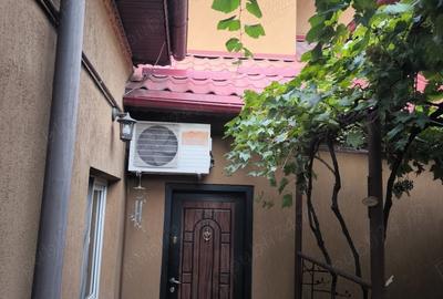 Casă cu 5 camere cu Teren 240 Mp în Bucureștii Noi