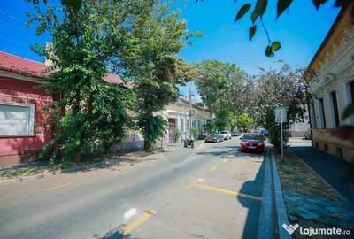 Apartament cu 3 camere decomandat în Ultracentral