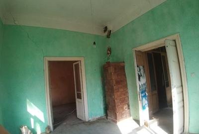 Casă cu 2 camere în Roman - 2