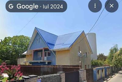 Casă cu 9 camere cu Teren 600 Mp în Central