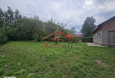 Casă cu 4 camere cu Teren 2549 Mp în Central