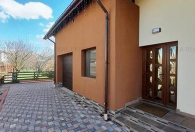 Casă cu 4 camere în Sânpetru - 3