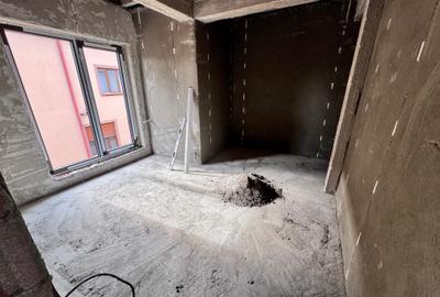 Duplex cu 4 camere cu Canalizare în Sud - 13