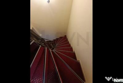 Casă cu 15 camere cu Teren 240 Mp în Decebal