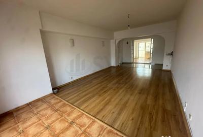 Apartament cu 4 camere decomandat în Alba Iulia - 2