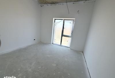 Casă cu 5 camere cu Teren 226 Mp în Central