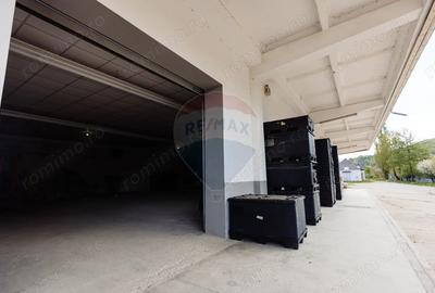 Spațiu comercial, de 2,400 mp, în Central - 1