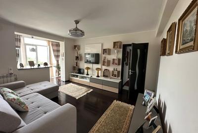 Apartament cu 3 camere semidecomandat în Ștefan cel Mare