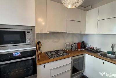 Apartament cu 3 camere decomandat în Lacul Tei