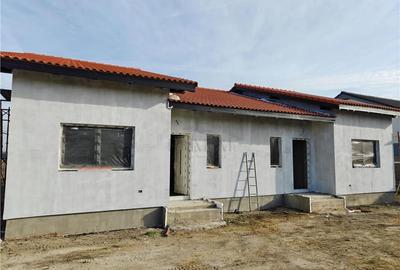 Duplex cu 3 camere cu Canalizare în Moșnița Veche