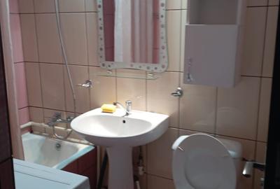 Garsonieră decomandată în Central