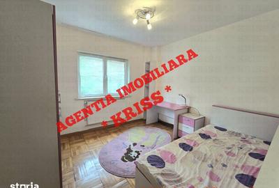 Apartament cu 3 camere decomandat în Calea București - 2