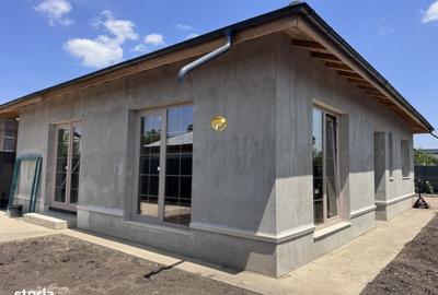 Casă cu 4 camere în Otopeni