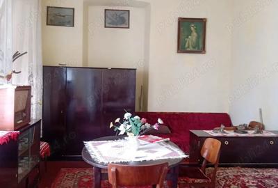 Casă cu 2 camere în Central
