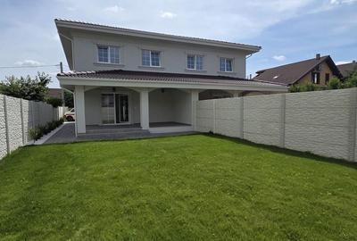 Casă cu 5 camere cu Teren 300 Mp în Giroc