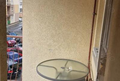 Apartament cu 3 camere decomandat în Central - 1