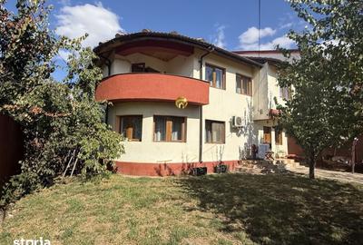 Casă cu 3 camere cu Teren 330 Mp în Central