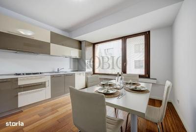 Apartament cu 3 camere decomandat, mobilat în Central