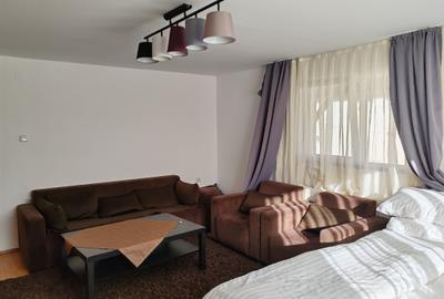 Casă cu 7 camere cu Canalizare în Satu Nou - 1