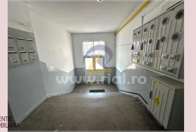 Apartament cu 3 camere decomandat în Vitrometan